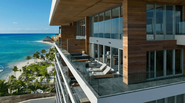 2 Story Penthouse Suite Ocean Front 